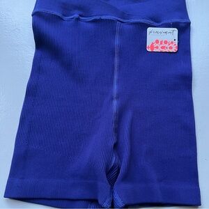 FREE PEOPLE‎ MOVEMENT